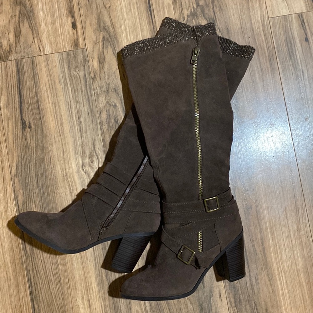 9.5 brown boots